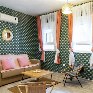 holidays2malaga-duplex-huerta-del-obispo-junto-casco-historico.es-andalucia.com/